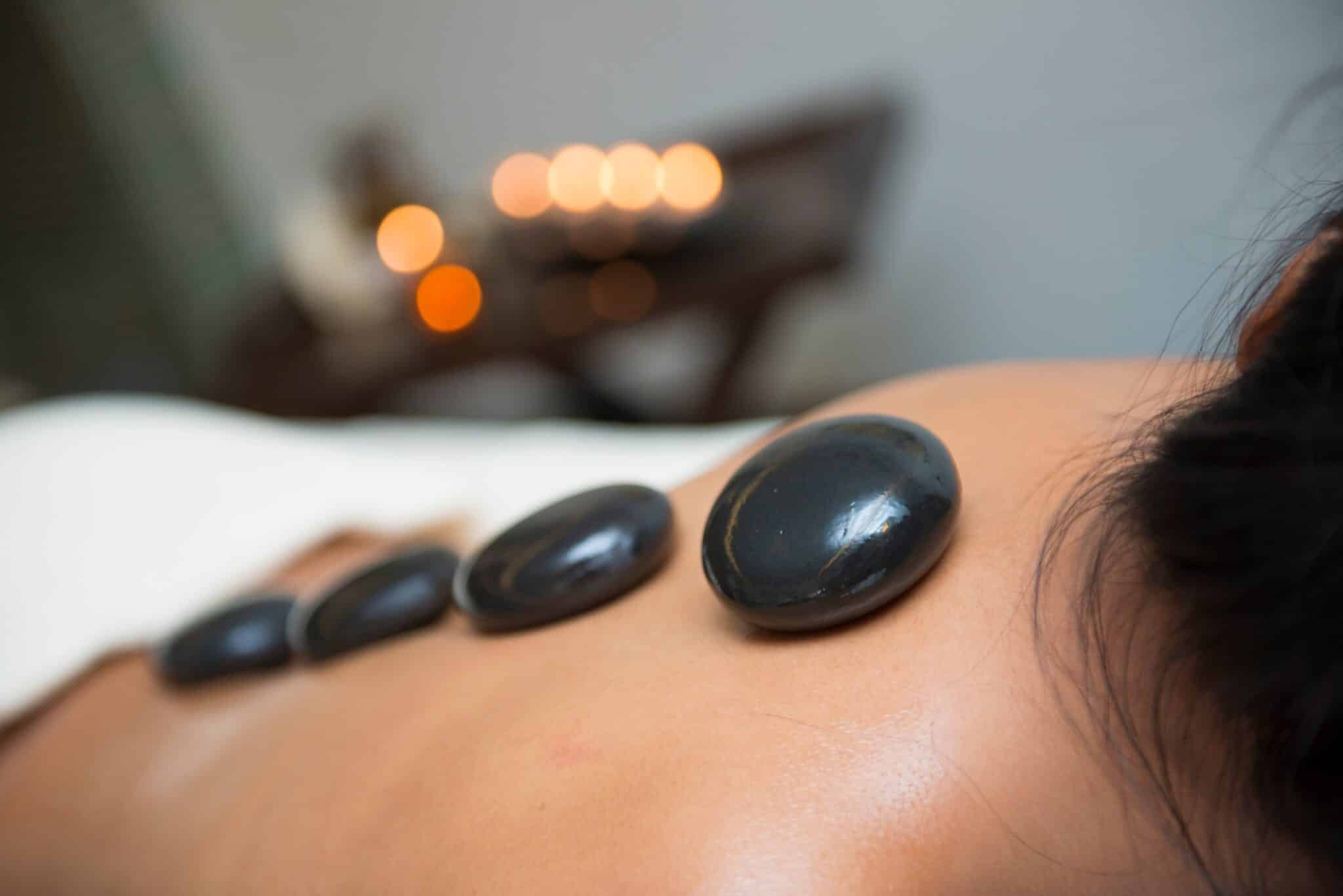 Hotstone Massage bij Sukpheng Massage & Wellness in Oldenzaal