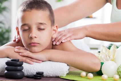 Kindermassage bij Sukpheng Massage & Wellness in Oldenzaal